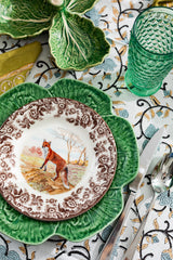 Mix Woddland with green for an unforgettable table.