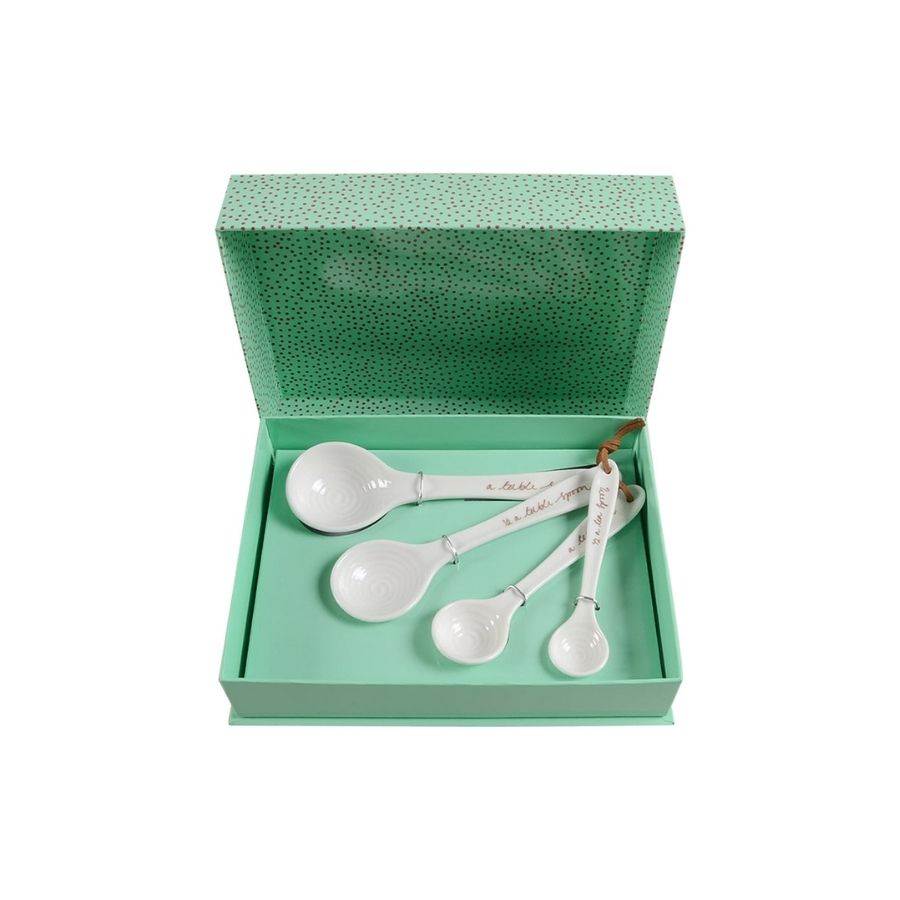 Boxed set of white measuring spoons